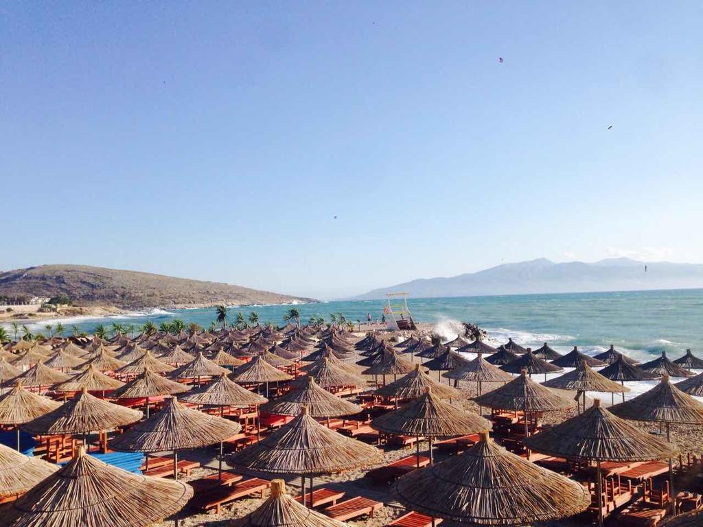 Apartments On The Beach Sarandë Exteriör bild